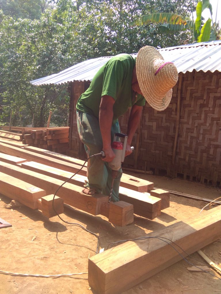 Renovierung / Neubau einer Hütte für eine Familie